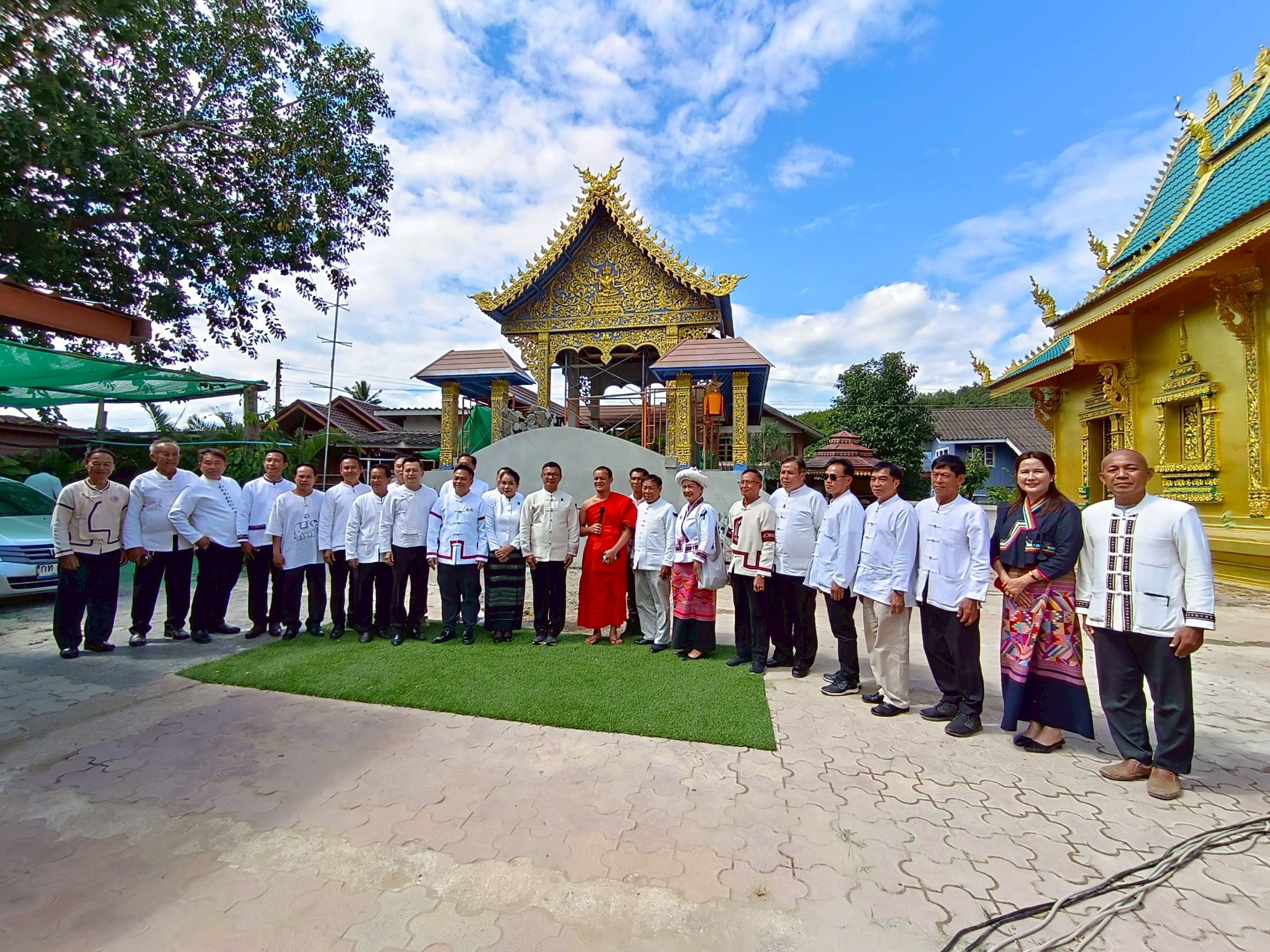 🏡พช.เวียงแก่น ร่วมทอดผ้ากฐินสามัคคี สมทบทุนสร้างหอ กลอง - หอระฆัง