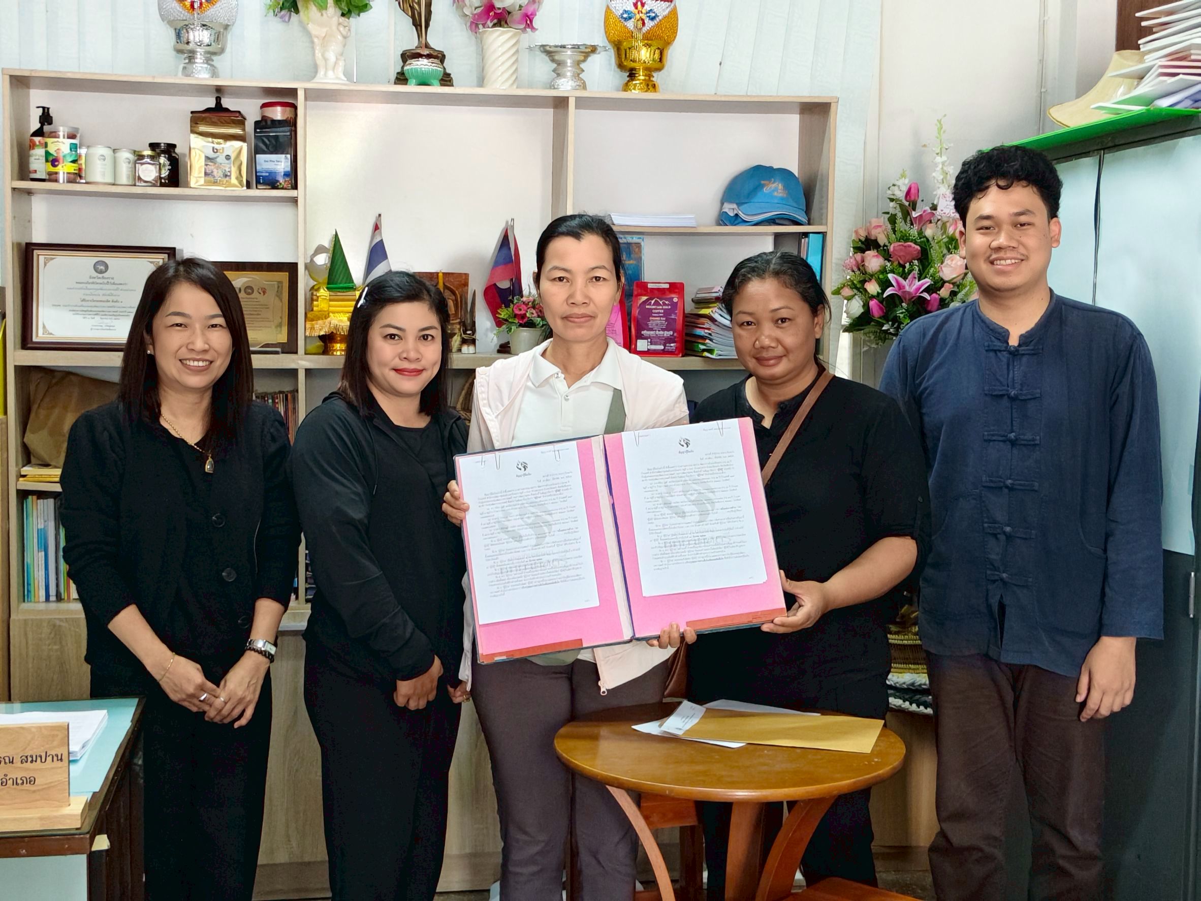 🏡 พช.เวียงแก่น ดำเนินการทำสัญญาเงินทุนหมุนเวียน กองทุนพัฒนาบทบาทสตรี