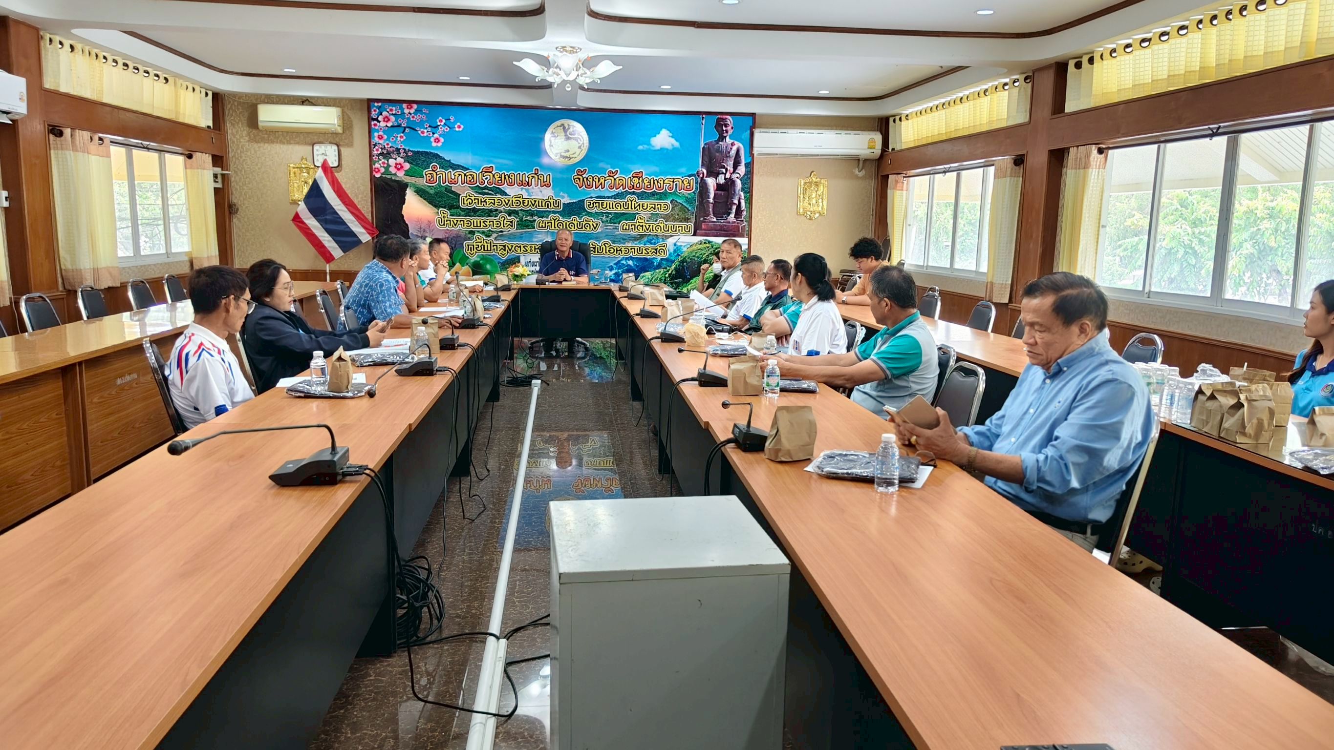 🏡 พช.เวียงแก่น เข้าร่วมประชุมคณะกรรมการเครือข่ายกองทุนหมู่บ้านและชุมชนเมือง ระดับอําเภอ