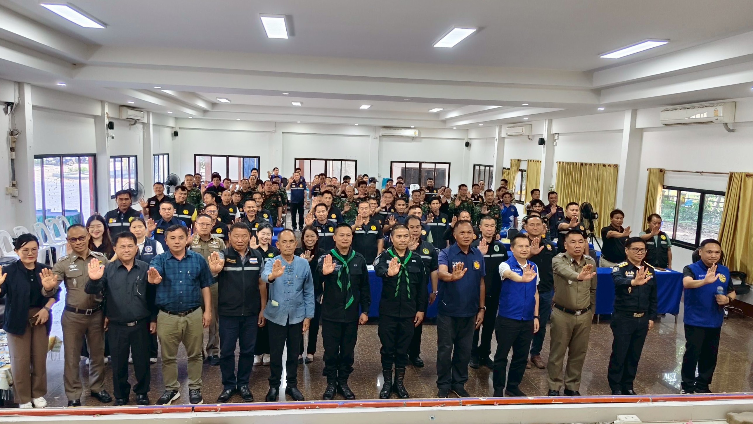 🏡 พช.เวียงแก่น เข้าร่วมพิธีเปิดโครงการประชุมเชิงปฏิบัติการอำนวยการขับเคลื่อนแผนปฏิบัติการสกัดกั้นและปราบปรามยาเสพติด สารตั้งต้นและเคมีภัณฑ์ ในพื้นที่ที่มีความจำเป็นเร่งด่วนชายแดนภาคเหนือ พ.ศ. 2569 ของส่วนป้องกัน จังหวัดเชียงราย